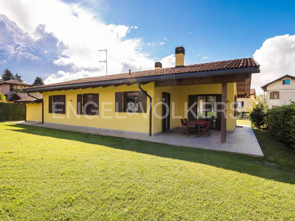 Villa a Angera in Via Prato delle Ossa, 9 - Foto 2