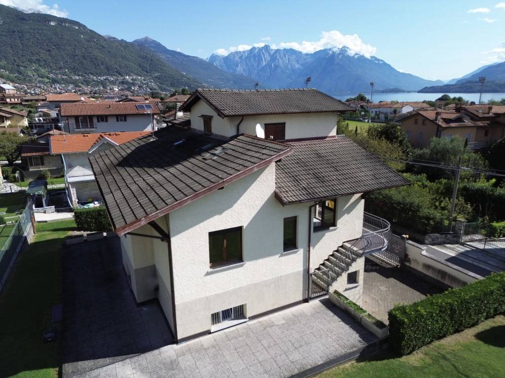 Villa a Dongo in Via Aldo Rumi, 12 - Foto 3