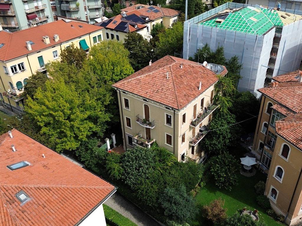 Appartamento a Verona in Via del Risorgimento, 19 - Foto 2