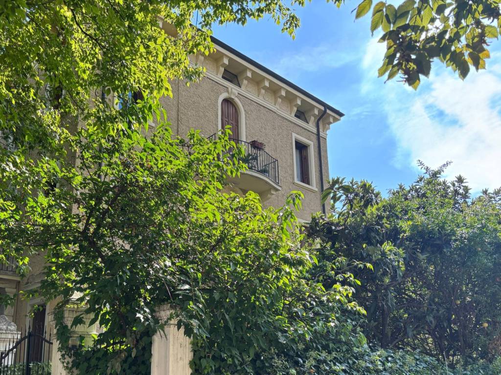 Appartamento a Verona in Via del Risorgimento, 19 - Foto 4