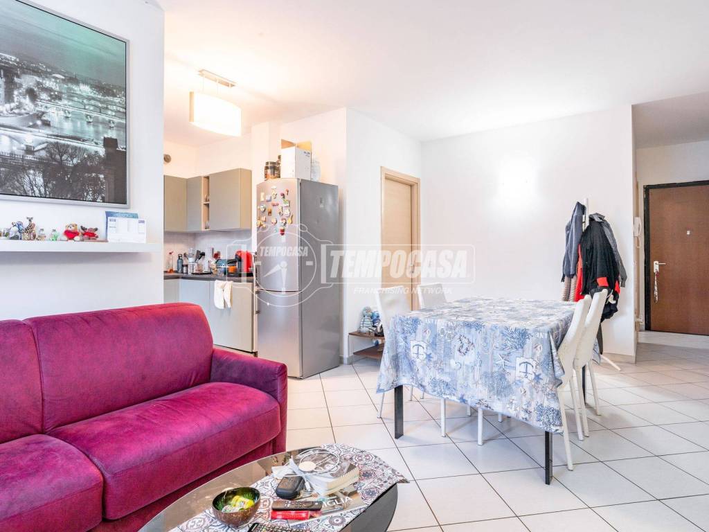 Appartamento a Caronno pertusella in Corso della Vittoria - Foto 5