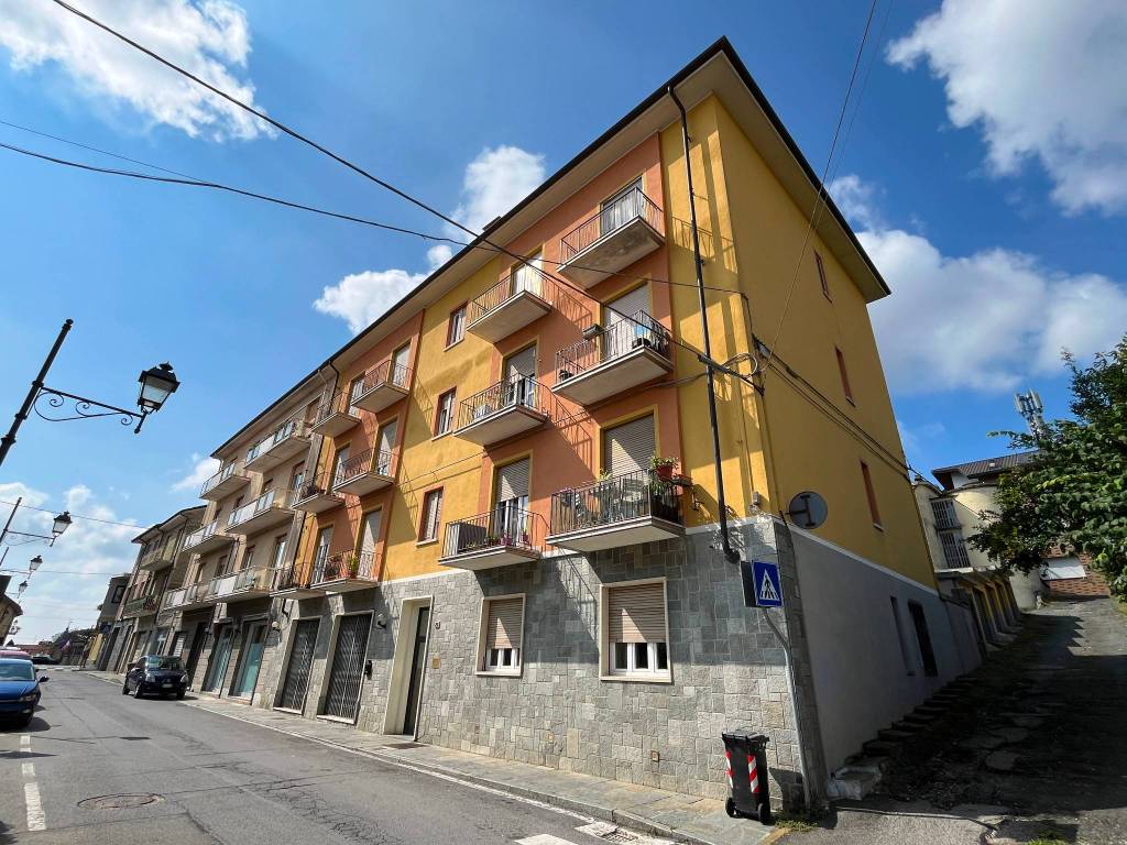 Appartamento a Chieri in Via Giuseppe Avezzana, 26 - Foto 2