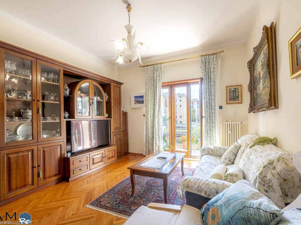 Appartamento a Trieste in VIA BELLOSGUARDO, 13 - Foto 2