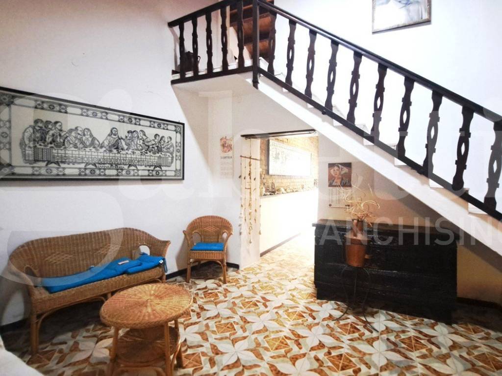 Casa indipendente a Oristano in VIA SANT'ANTONINO, 10 - Foto 2