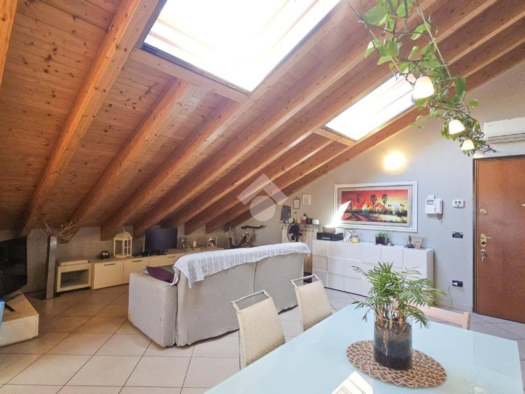 Appartamento a Induno olona in Via Trieste, 17 - Foto 2