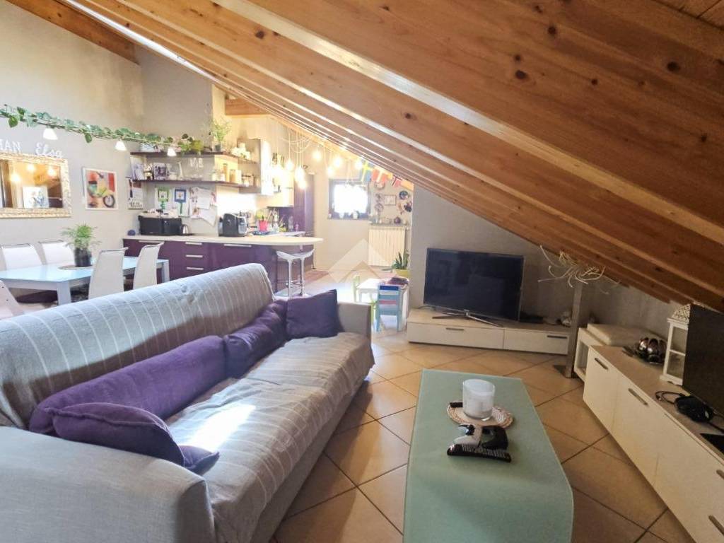 Appartamento a Induno olona in Via Trieste, 17 - Foto 3