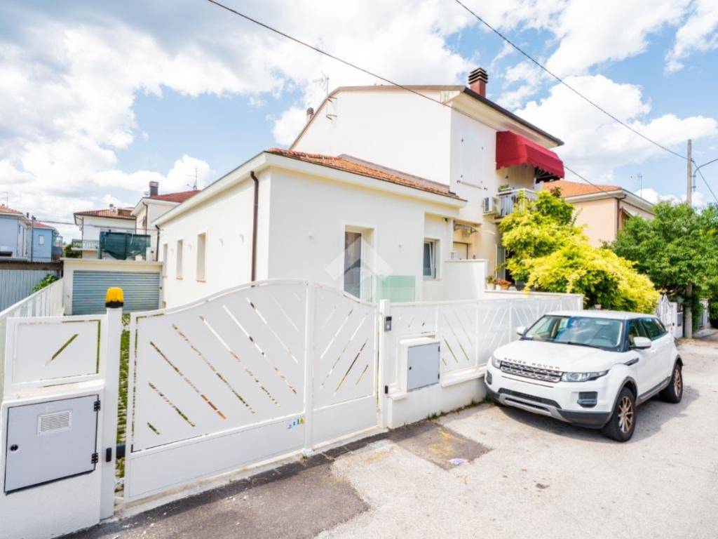Villa a Rimini in Via Orazio Antinori, 4 - Foto 2