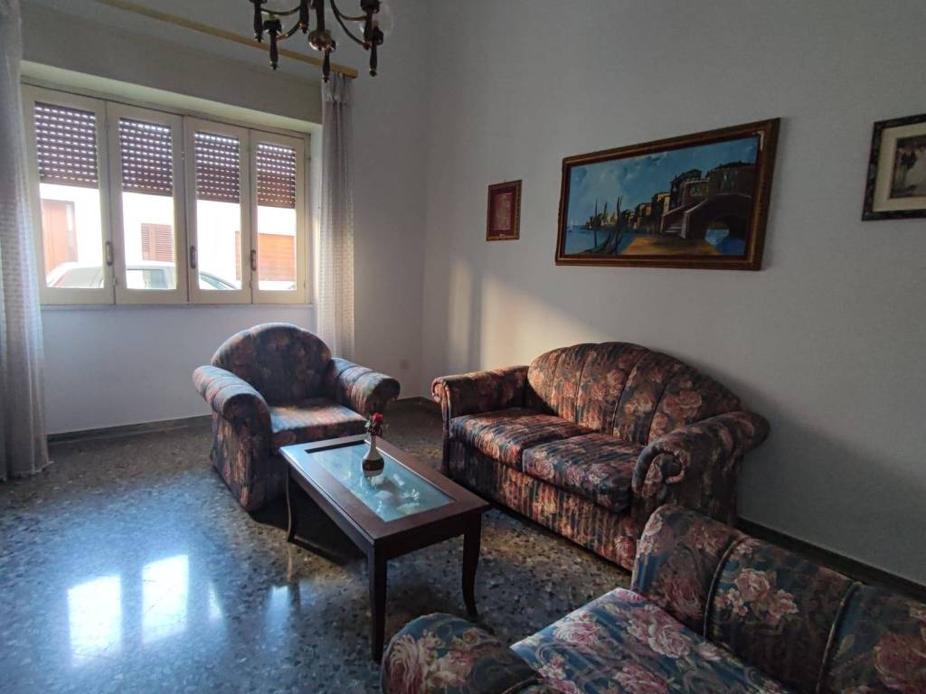 Appartamento a Cutrofiano in Via Taranto - Foto 4