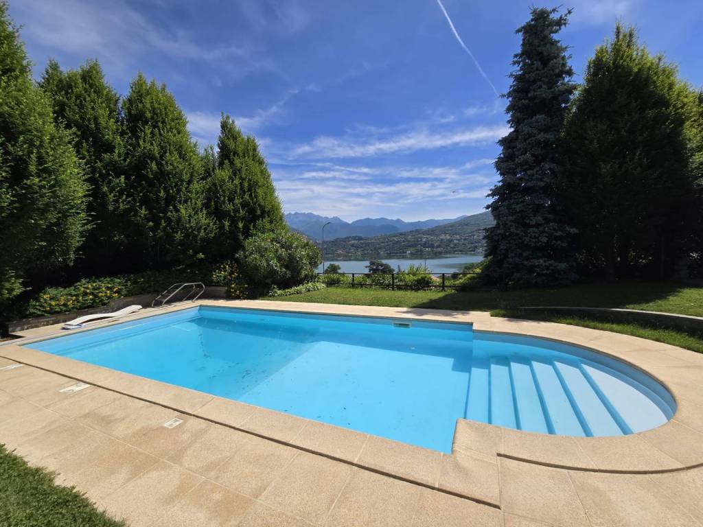 Villa a Annone di brianza in VIA CASTELLO, 25 - Foto 2