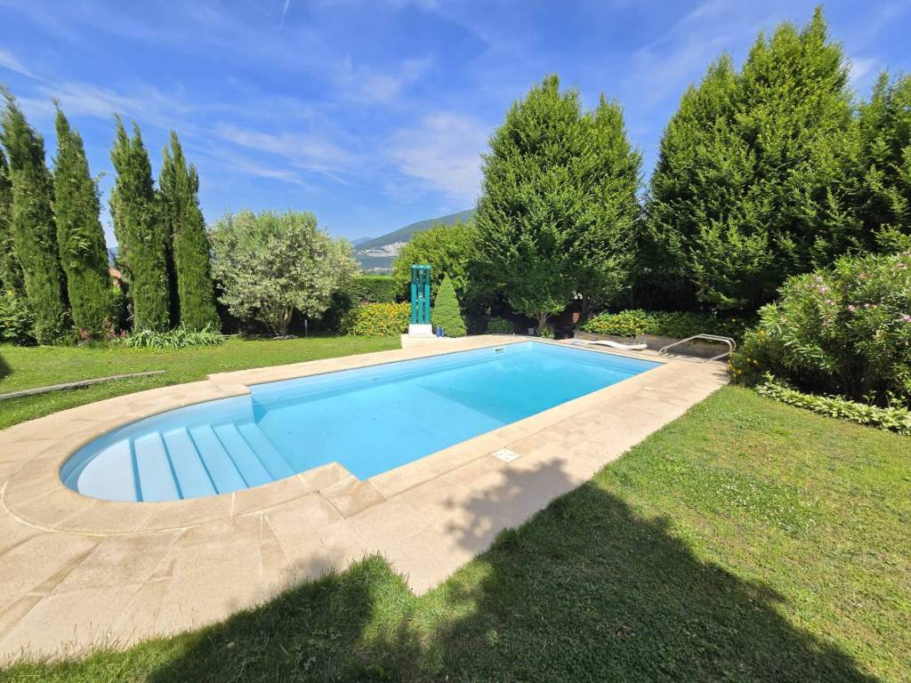 Villa a Annone di brianza in VIA CASTELLO, 25 - Foto 4