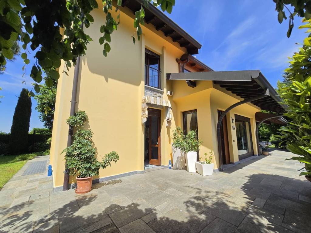 Villa a Annone di brianza in VIA CASTELLO, 25 - Foto 5