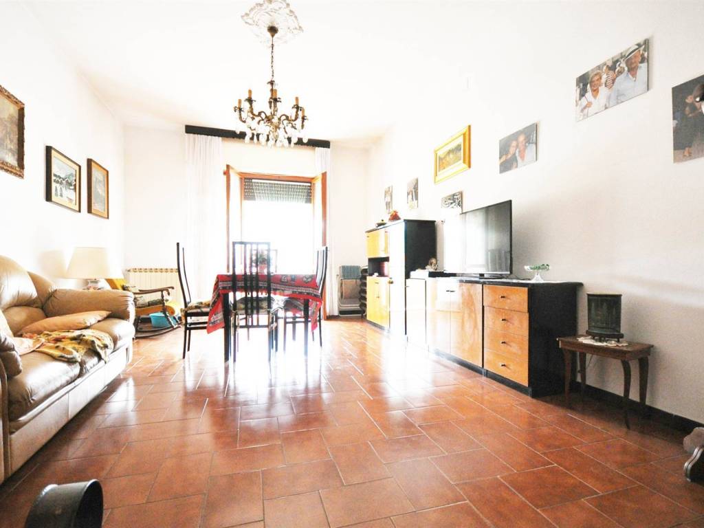 Appartamento a Follo - Foto 2