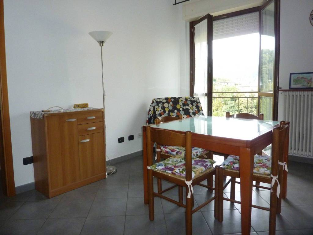 Appartamento a Luino in Via Filippo Turati - Foto 4