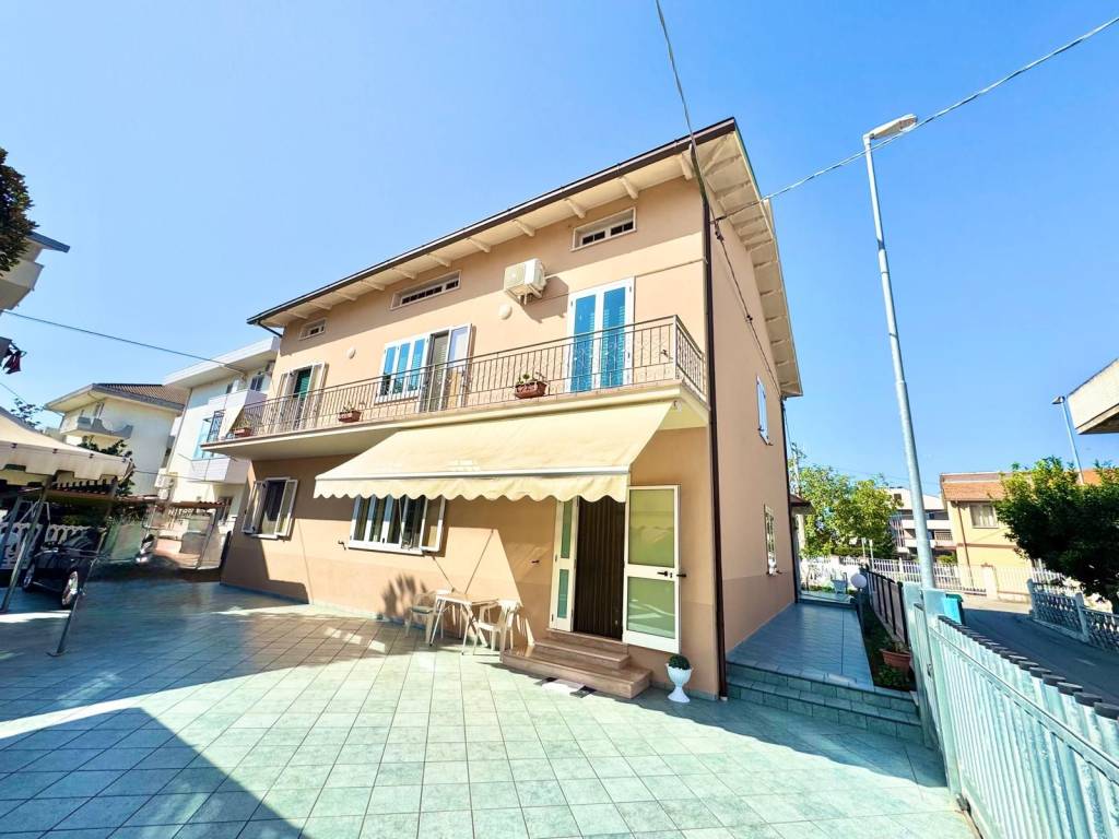 Villa a Alba adriatica in Via delle Rose, 2 - Foto 3