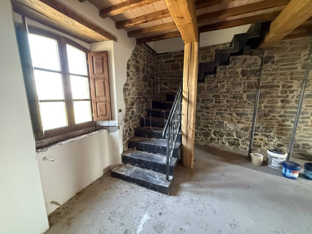 Appartamento a Gubbio in Strada Provinciale 206 di Monte Lovesco - Foto 4