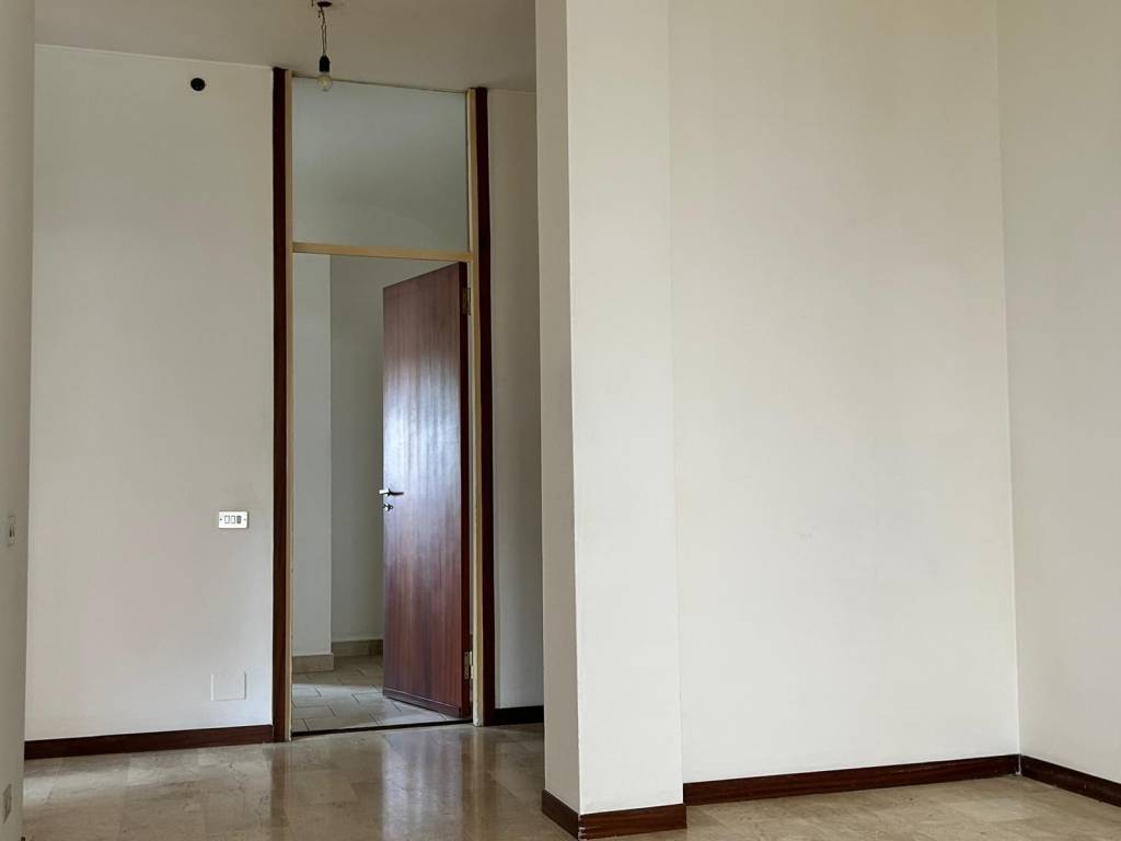 Appartamento a Carnago in Via Vittorio Veneto, 27 - Foto 3