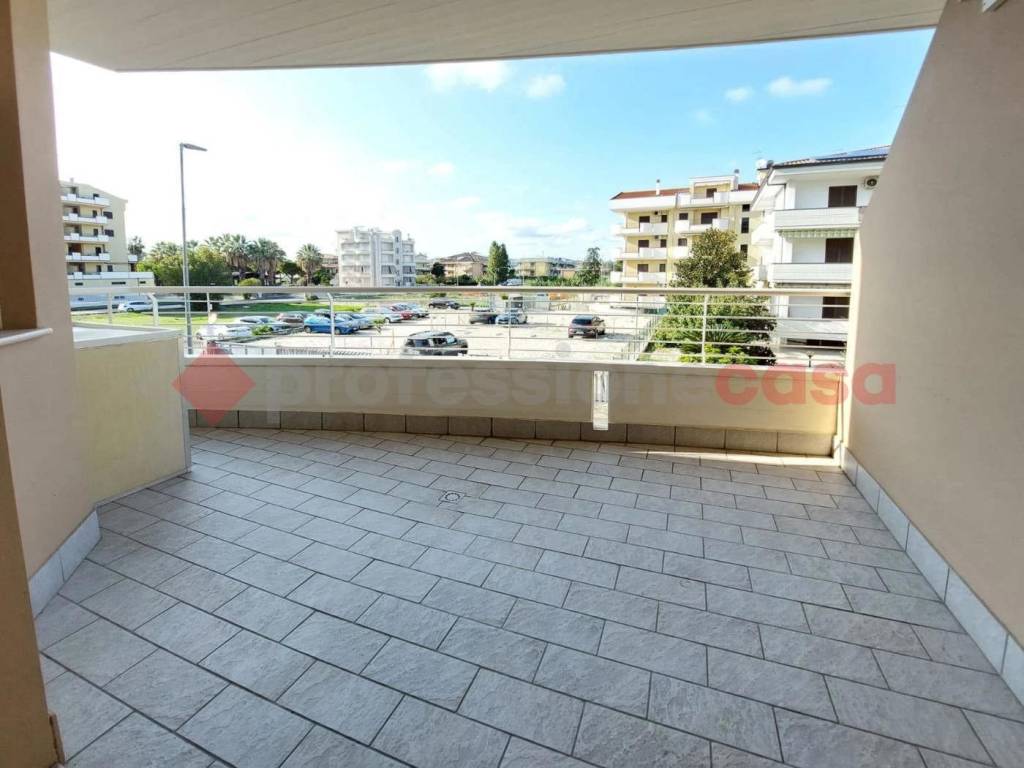 Appartamento a Alba adriatica in Via Toscana , 18 - Foto 2