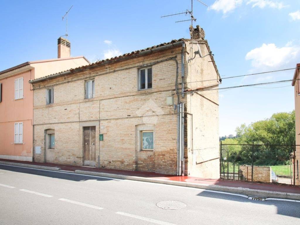 Casa indipendente a Fermo in Viale Tiro a Segno, 33 - Foto 2