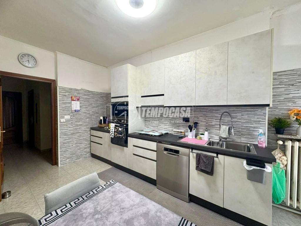 Appartamento a Ciriè in Via Vittorio Veneto - Foto 4