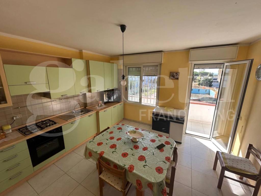 Appartamento a Margherita di savoia in PIAZZA ZINGARELLI, 2 - Foto 2