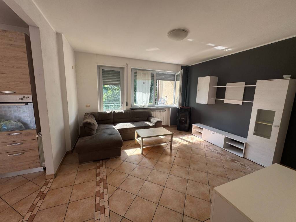 Appartamento a Besozzo in Via Antonio N. Gorini - Foto 4