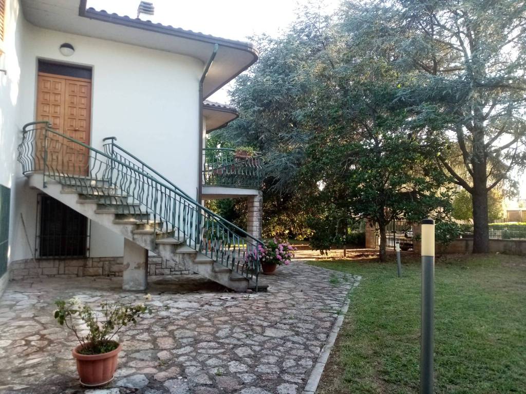 Villa a Gualdo cattaneo in Via Roma, 49 - Foto 2