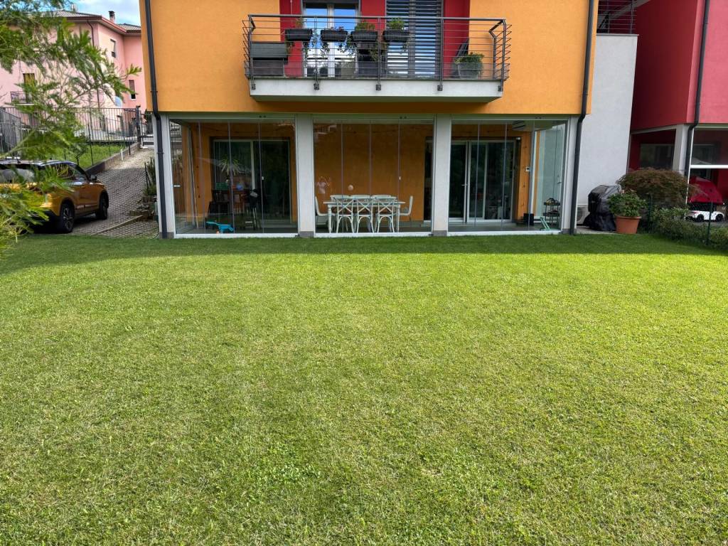 Appartamento a Viggiù in Via Salvo D'Acquisto, 2 - Foto 2