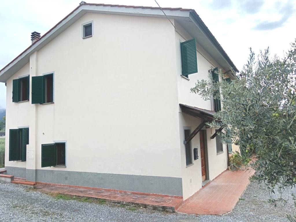 Casa indipendente a Pescia in Via di Zei - Foto 2