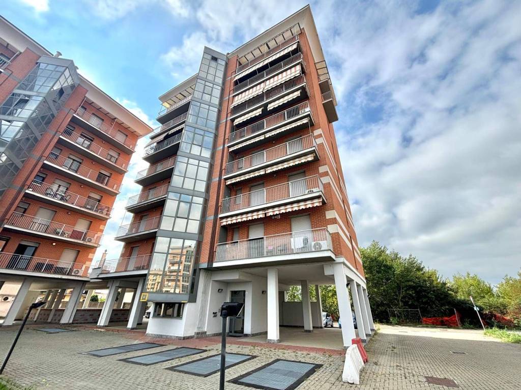 Appartamento a Alessandria in VIA UMBERTO GIORDANO, 68 - Foto 2