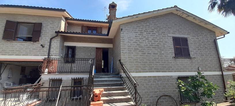 Villa a Manziana in Via Canale - Foto 2
