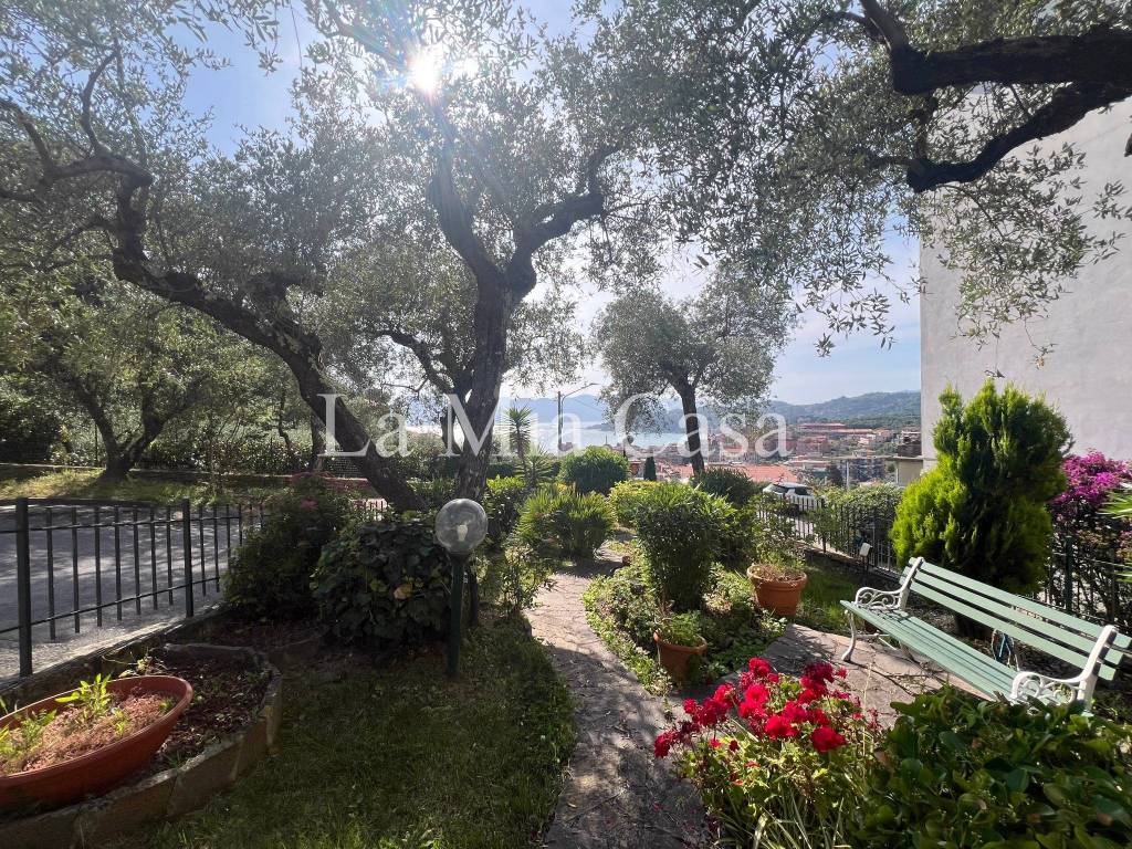 Appartamento a Lerici in Via Carbognano Traversa 3 - Foto 2