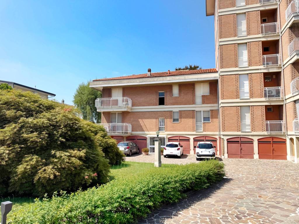 Appartamento a Tradate in Via Papa Giovanni XXIII, 1 - Foto 4