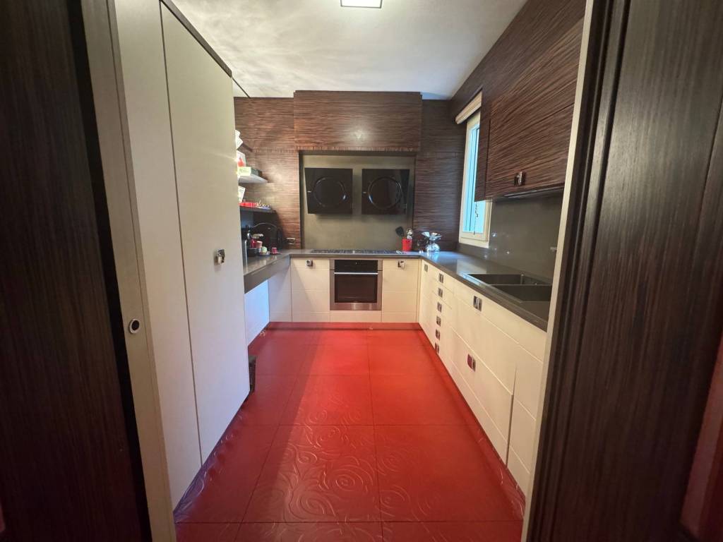 Appartamento a Modena in Via Vincenzo Bellini - Foto 5