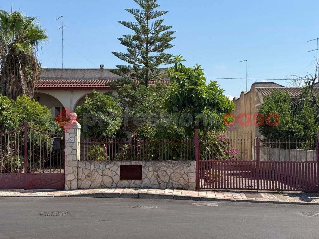 Villa a Statte in Via Monteverdi, 59 - Foto 2