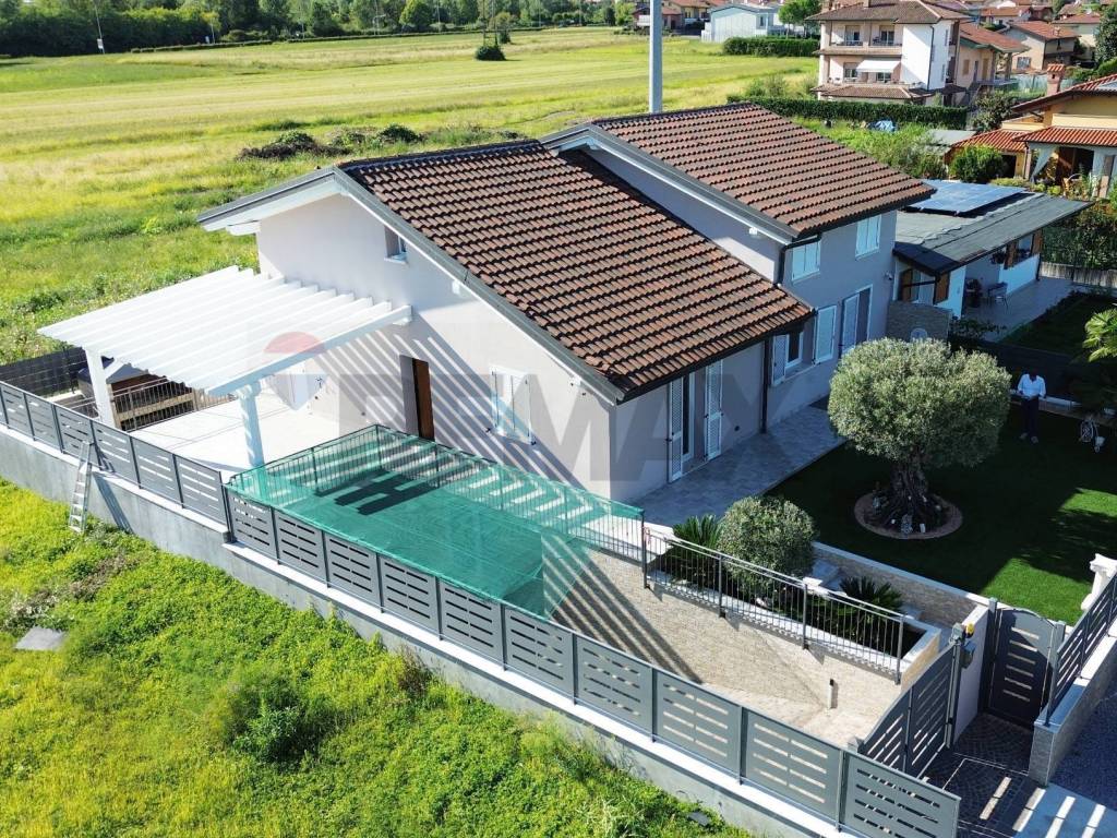 Villa a Sotto il monte giovanni xxiii in via Bergamo, 48 - Foto 2