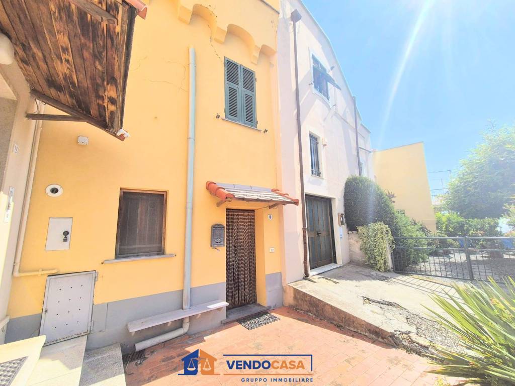 Appartamento a Finale ligure in Via Paolo Cappa - Foto 2