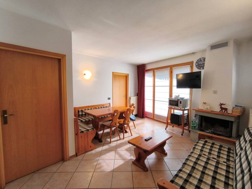 Appartamento a Chiesa in valmalenco in Via Funivia - Foto 2