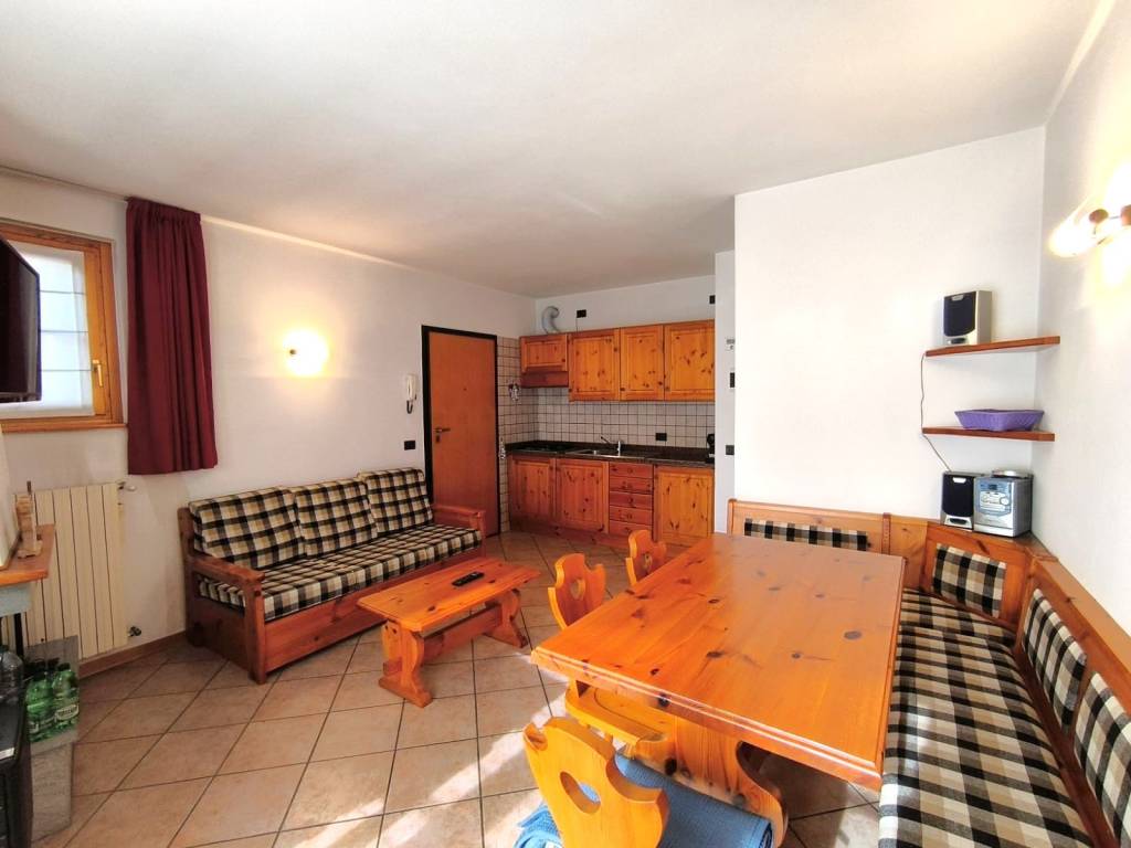 Appartamento a Chiesa in valmalenco in Via Funivia - Foto 4