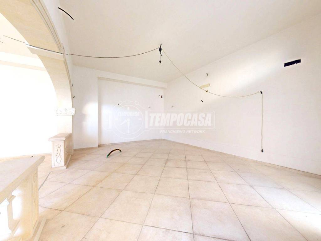 Immobile a Lizzanello in Piazza San Lorenzo 30 - Foto 3