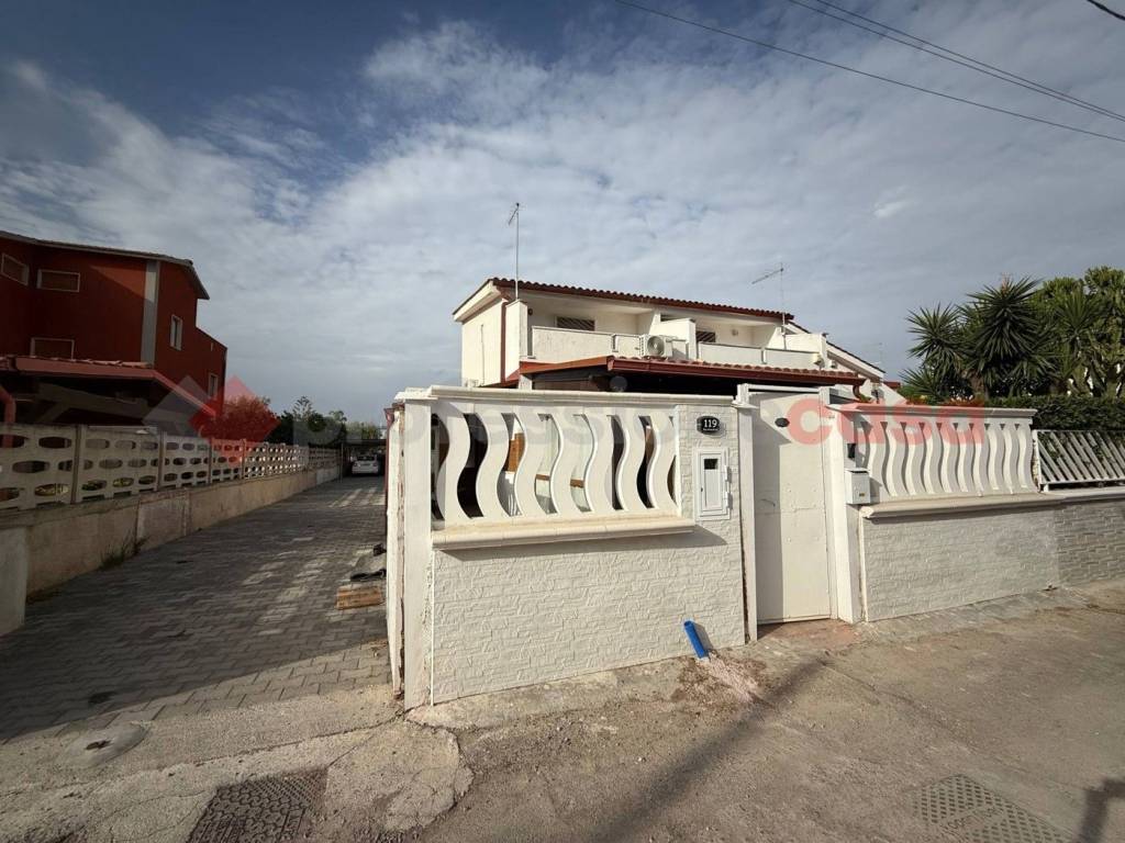Villa a Leporano in VIA ARACHIDI, 119 - Foto 2