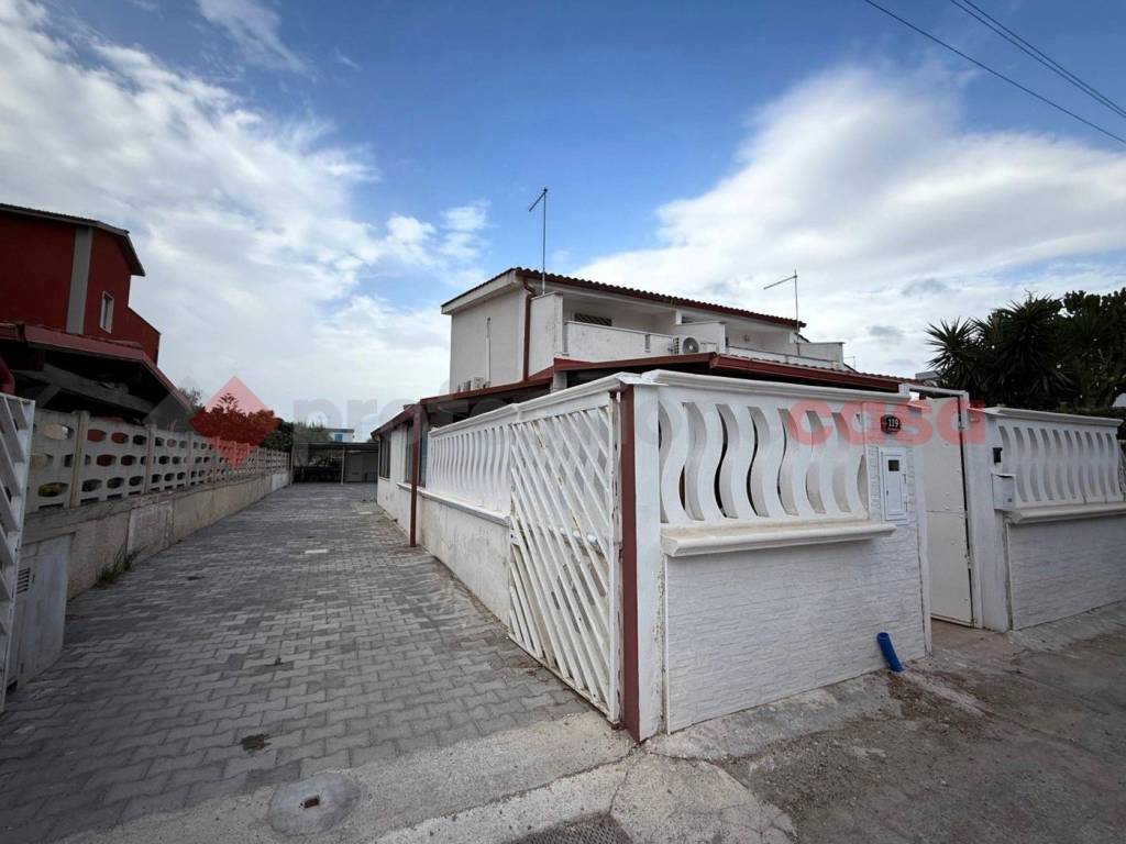 Villa a Leporano in VIA ARACHIDI, 119 - Foto 3