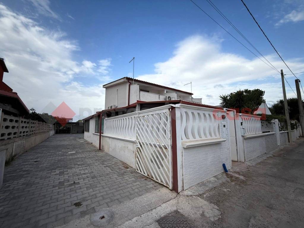 Villa a Leporano in VIA ARACHIDI, 119 - Foto 4