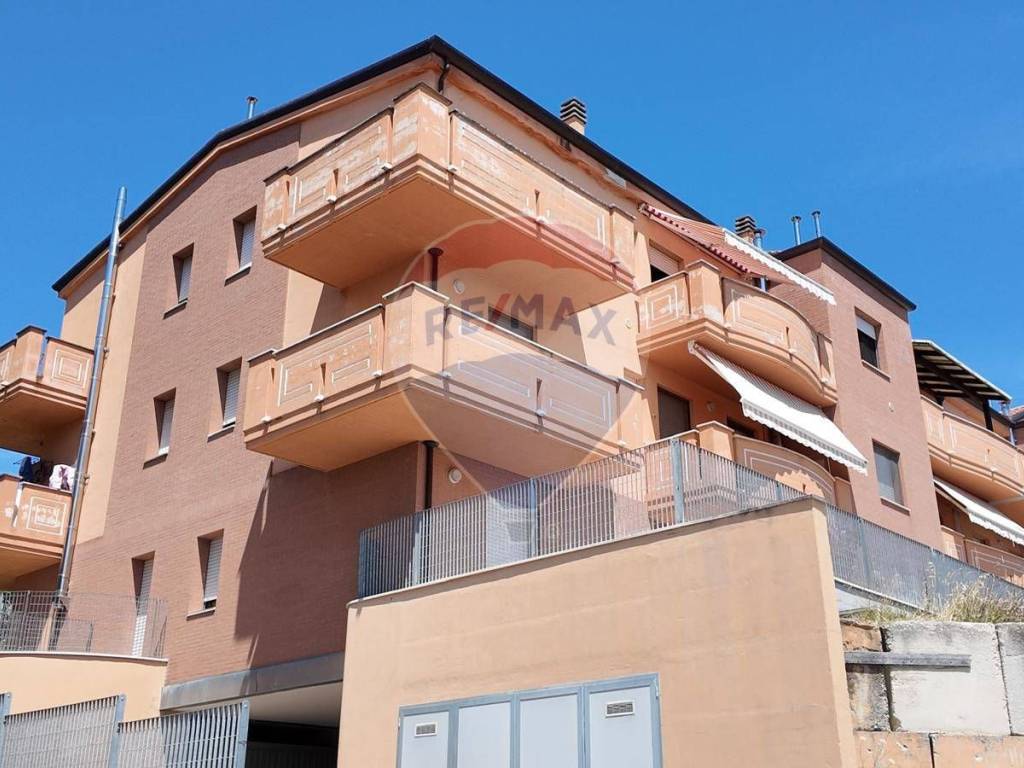 Appartamento a Recanati in Piazzale Menechen, 3 - Foto 2