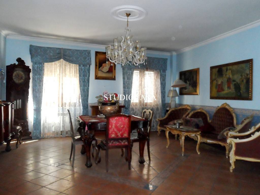 Villa a San nicola la strada in Viale Carlo III di Borbone - Foto 2