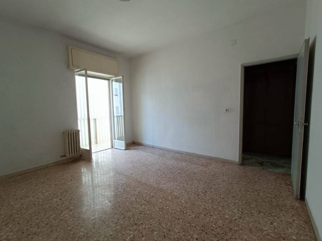 Appartamento a Brindisi in Via Martiri delle Fosse Ardeatine - Foto 5