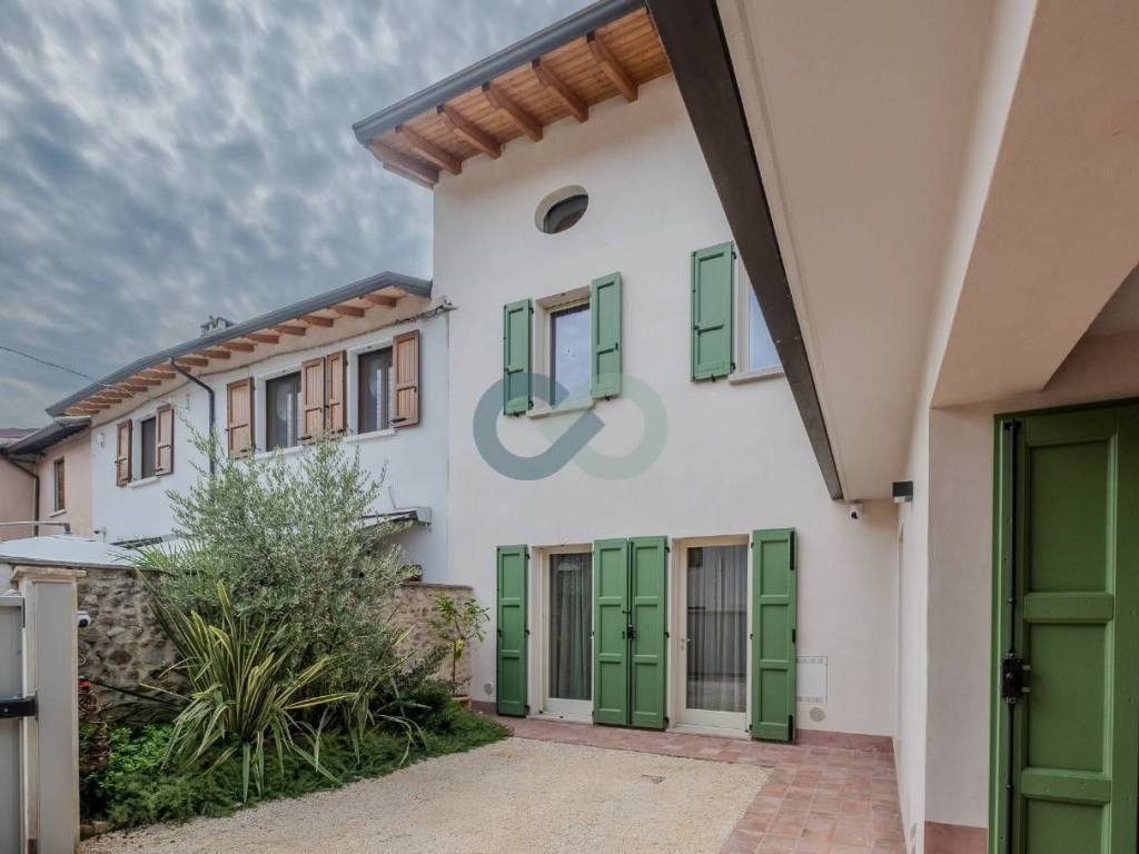 Casa indipendente a Castiglione delle stiviere in Piazza Repubblica, 43 - Foto 3