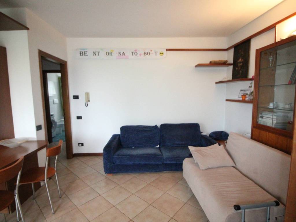 Appartamento a Lomazzo in Via delle Alpi, 19 - Foto 4