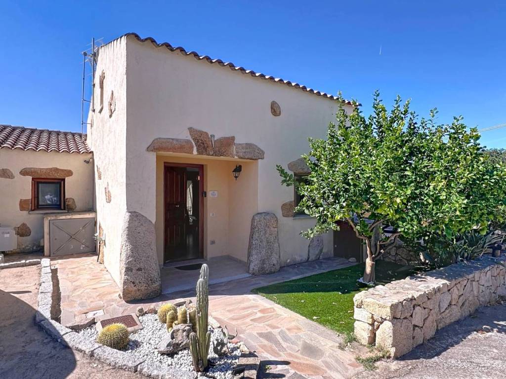 Casa indipendente a Loiri porto san paolo in Via Gallura - Foto 2