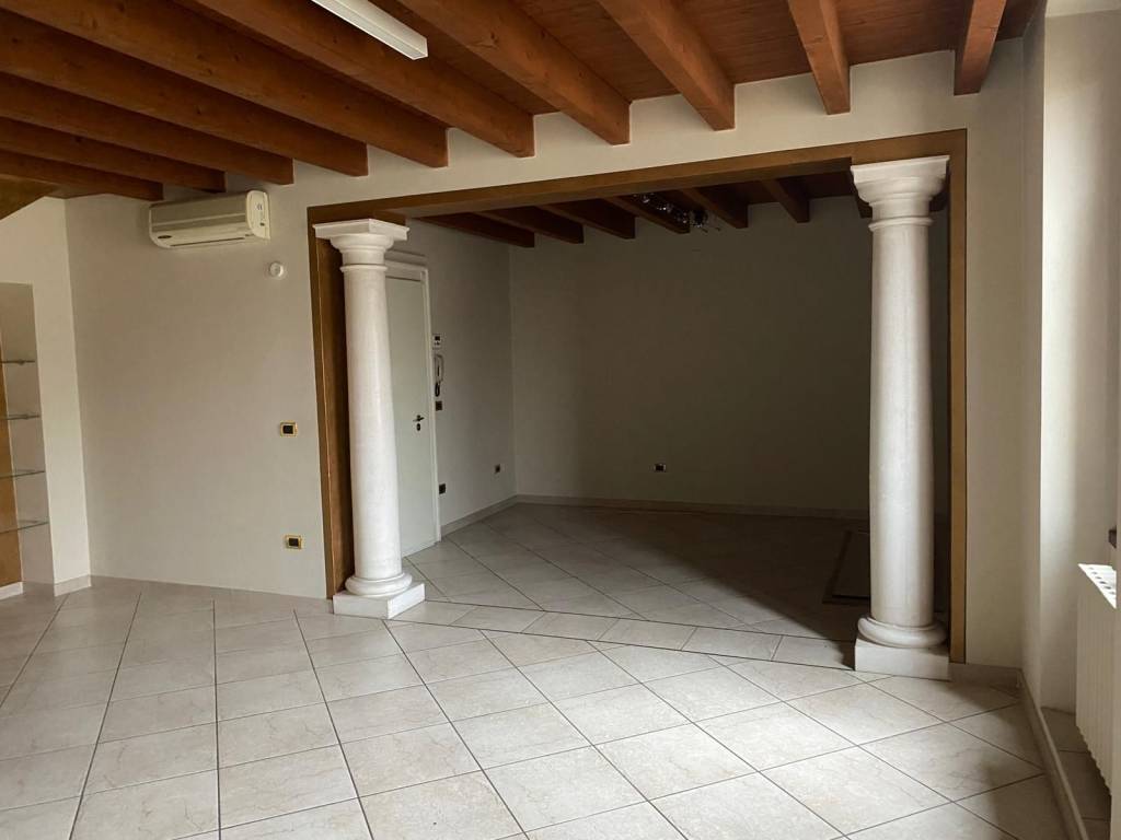 Appartamento a Pontevico in Piazza dell'Abbazia, 5 - Foto 2