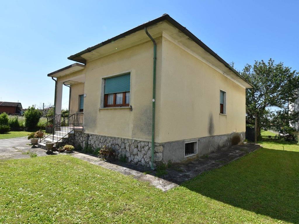 Villa a Seravezza in Via Aurelia, 1256 - Foto 3